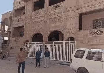 आबकारी अधिकारी के ठिकानों पर एसीबी की छापेमारी, तीन जिलों में हुई कार्रवाई, 16 कमरों के मकान में 16 बाथरूम, करोड़ों की सम्पत्ति मिली