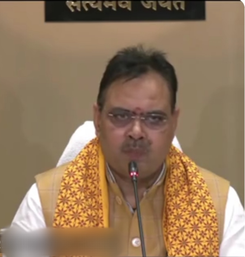 राजस्थान में पेट्रोल-डीजल हुआ सस्ता, राज्य कर्मचारियों का डीए बढ़ाया, मुख्यमंत्री शर्मा ने पत्रकार वार्ता में दी जानकारी