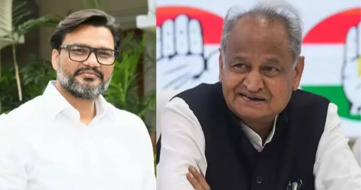 चापलूसों से घिरे रहे अशोक गहलोत, पूर्व ओएसडी लोकेश शर्मा का निशाना, हार की वजह भी बताई