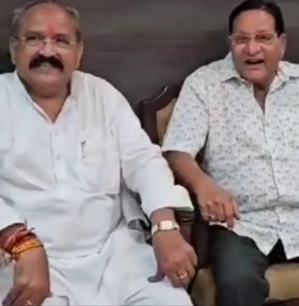 आखिर गुंजल पहुंचे धारीवाल से मुलाकात करने, दुश्मन जैसे प्रतिद्वंदी रहे शख्स का धारीवाल ने किया मुस्करा कर स्वागत