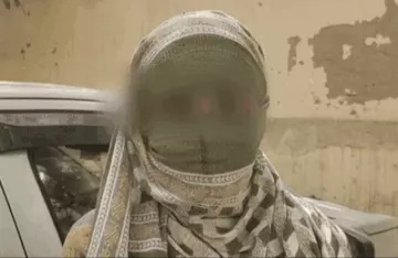 बरामदे में सो रही लड़की का अपहरण कर गैंगरेप, दूर खेत में ले जाकर 4 लड़कों ने वारदात को दिया अंजाम, वीडियो बनाए, बेहोश छोड़ भागे