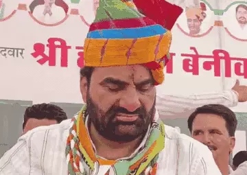 अब यह भी होना था: इंडिया गठबंधन के उम्मीदवार हनुमान बेनीवाल कांग्रेस पर ही बरसे, कहा-मैंने हाथ जोड़कर कहा था, मुझे चुनाव मत लड़ाओ, बीजेपी का प्रचार कर रहे कांग्रेसी, 3 को पार्टी से निकाला