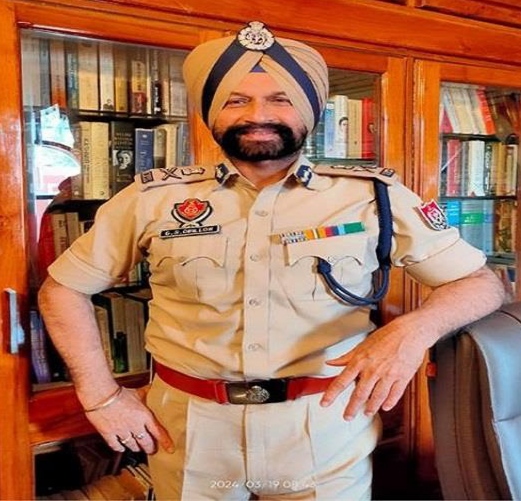 पंजाब के बड़े आईपीएस अधिकारी ने छोड़ी नौकरी, कहा-‘पिंजरे से आजाद हुआ’, अब लगने लगीं सियासी अटकलें