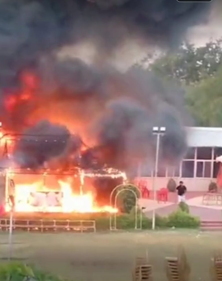 बूंदी में बड़ा हादसा: दो पोतियों की शादी करने टोंक से आए बुजुर्ग की आग में जल जाने से मौत, एसी का कम्प्रेसर फट जाने से मैरिज गार्डन में लगे हुए सफारी टेंट में लग गई थी आग, गहरी नींद में सो रहे बुजुर्ग बाहर नहीं निकल सके