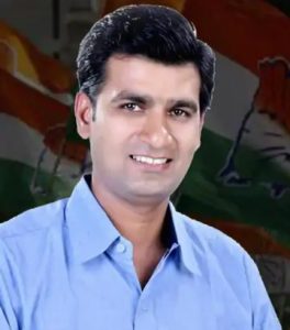 विवेक धाकड़ 