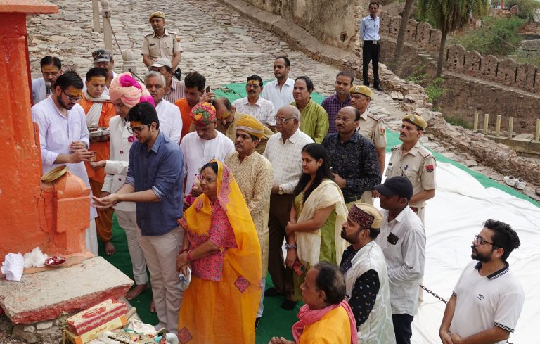बूंदी का 783 वां स्थापना दिवस: शहनाई वादन से हुई कार्यक्रमों की शुरुआत, पौधे लगाओ-बूंदी सजाओ अभियान के तहत स्कूल में हुआ पौधरोपण