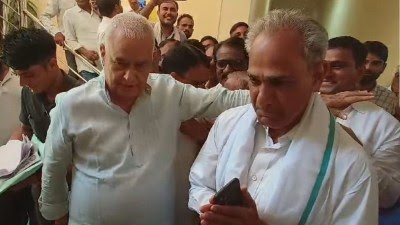 मंत्री किरोड़ी लाल मीणा की जनसुनवाई में अचानक पहुंच गए सांसद हरीश मीना, समस्याएं सुन कहा-हम आपकी समस्याएं मिलकर सुलझाएंगे