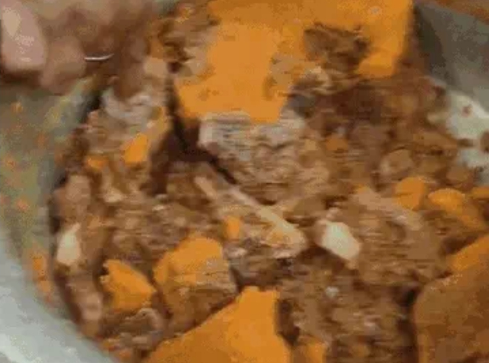 जयपुर के ‘ग्रेंड उनियारा’ हेरिटेज होटल में सड़े हुए काजू और सब्जियां, फफूंद लगा मटन मिला, सड़ी हुई सब्जियों के कारण फ्रिज में से आ रही थी बदबू , इन्हें ही ग्राहकों को खिलाया जा रहा था