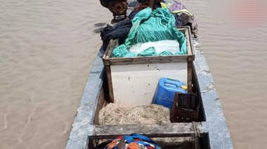 उत्तर प्रदेश से गंगा नदी में बिहार पहुंची नाव, पुलिस ने जांच की तो खुली रह गई आंखें