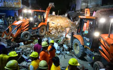 जयपुर के जवाहर नगर में जूस सेंटर पर  निर्माणाधीन इमारत गिरी, मची भारी अफरातफरी, फैली दहशत