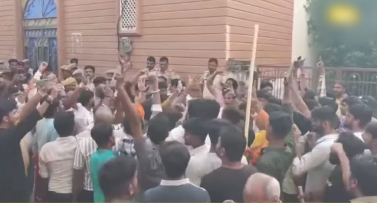 राजस्थान: जलझूलनी एकादशी के जुलूस पर मस्जिद से नारेबाजी के साथ पथराव, मच गई भगदड़, बाजार बंद, पुलिस बल तैनात, देश भर में हिन्दू आयोजनों पर हो रहे हैं ऐसे हमले