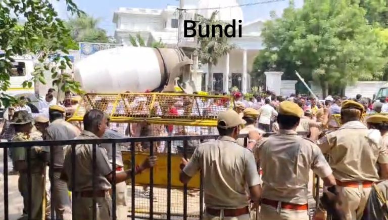 कोटा और बूंदी में कांग्रेसियों के विशाल प्रदर्शन, बीजेपी नेताओं की राहुल गांधी के खिलाफ की गईं विवादास्पद टिप्पणियों से आक्रोश, बूंदी में फसल खराबे का मुद्दा भी