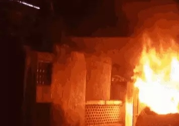 रिटायर्ड सूबेदार ने खुद पर पेट्रोल डालकर की आत्महत्या, कार सहित घर को भी लगा दी आग, कुछ दिन बाद है दो पोतियों की शादी