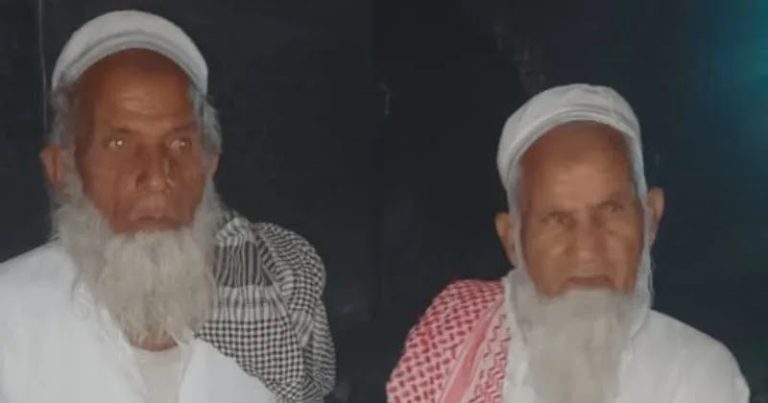 राम मंदिर में तीन बुजुर्ग मुस्लिम भाइयों ने पढ़ी नमाज, पुजारी ने कहा-बाहर रखे मटके के पानी से हाथ-पैर धोए, फिर जबरन अंदर घुस गए