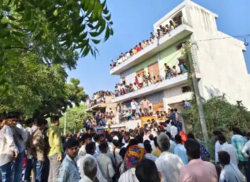 एसडीएम को थप्पड़ मारने से भड़की आरएएस एसोसिएशन, नरेश मीणा की तुरंत गिरफ्तारी की मांग, जाट समाज भी आक्रोशित, वहीं, मीणा का धरना जारी, गांव बना छावनी