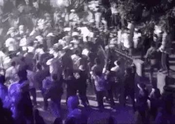 एसडीएम थप्पड़ कांड: नरेश मीणा के समर्थकों ने देर रात पुलिस पर की पत्थरबाजी, वाहन जलाए, जवाब में लाठीचार्ज और छोड़े गए आंसू गैस के गोले, मीणा हिरासत से हो गया फरार, कई पुलिसकर्मी घायल