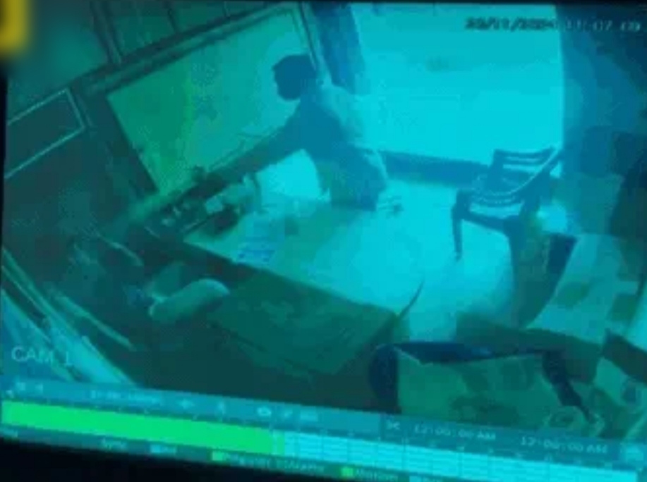 सरस डेयरी समिति के सचिव की दिन दहाड़े हत्या, आरोपी ने ऑफिस में घुस कर दिया वारदात को अंजाम, मिर्च स्प्रे कर चाकू घोंपा