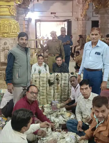 श्री सांवलिया जी मंदिर में दो महीने बाद खुला भंडार, पहले दिन 11.34 करोड़ रुपयों की गिनती, अभी और गिनती के साथ सोने-चांदी को तौला जाना भी बाकी, 30-40 करोड़ तक जा सकता है आंकड़ा