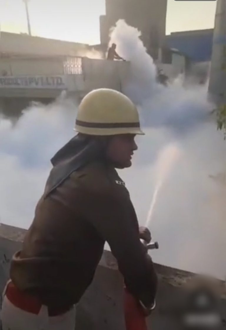 जयपुर के गैस फिलिंग प्लांट में रिसाव से मचा हड़कम्प, टेंकर का वॉल्व टूटने से हुआ हादसा, पुलिस और सिविल डिफेंस की टीम मौके पर मौजूद