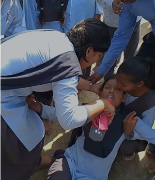 फेक्ट्री से अमोनिया रिसाव के कारण स्कूल के 19 बच्चों की तबीयत बिगड़ी, सांस लेने में दिक्कत व उल्टियां होने के बाद हुए बेहोश, गम्भीर हालत वाले 9 बच्चे कोटा अस्पताल में भर्ती