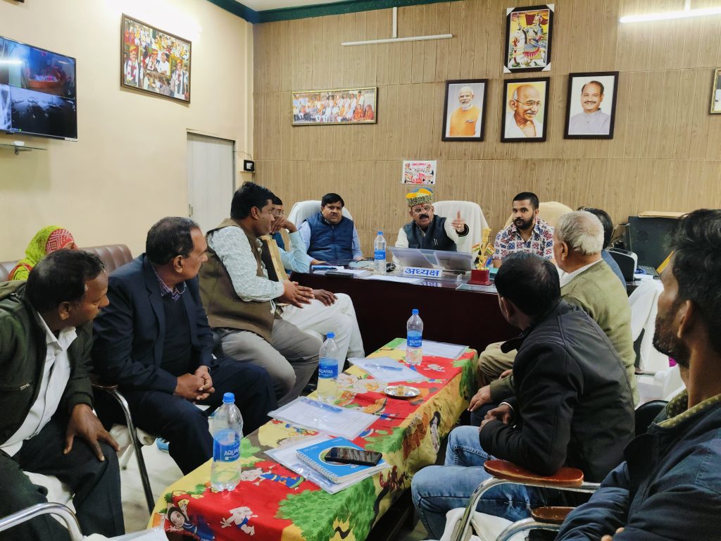 दी कोटा को-ऑपरेटिव मार्केटिंग सोसायटी लि. की बोर्ड बैठक में सहकारिता विकास पर हुई चर्चा, किसानों को ऑर्गेनिक फॉर्मिंग के लिए प्रोत्साहित करेंगे, फल-सब्जी मंडी में खुलेगा नया सरस पार्लर