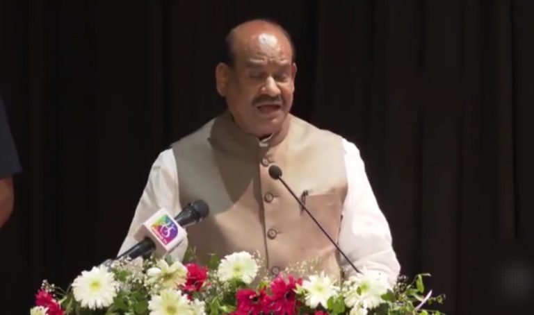 राजस्थान विधानसभा के कॉन्स्टिट्यूशन क्लब का शुभारम्भ: लोकसभा स्पीकर बोले-आजादी के बाद ही लोकतंत्र नहीं आया, यह राजा-महाराजाओं के राज में भी था, गहलोत पर कसा तंज (वीडियो)