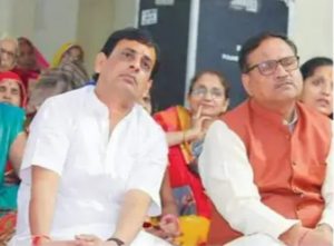 कारोबारी संजय बड़ाया और पूर्व मंत्री महेश जोशी।