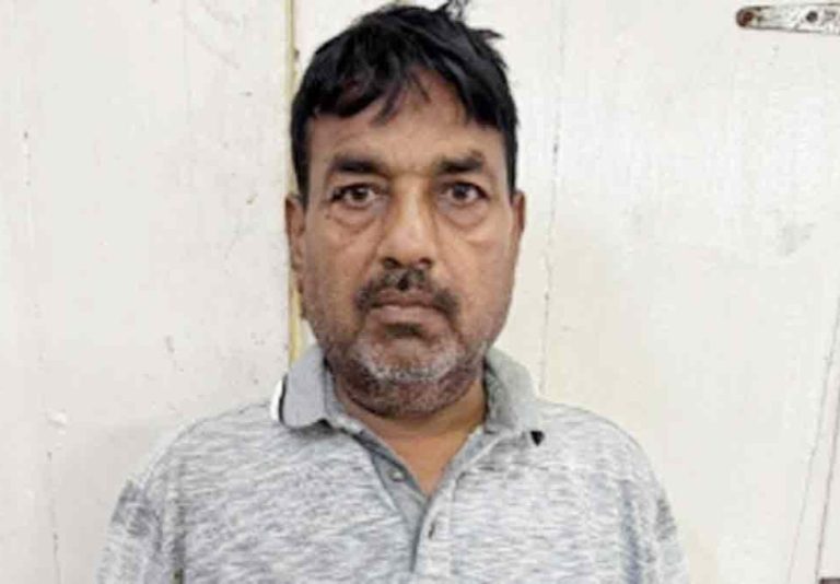 अहमदाबाद में हजार अवैध बांग्लादेशियों को बसाने वाला महमूद पठान राजस्थान से गिरफ्तार, इसकी कारस्तानी जान रह जाएंगे हैरान……