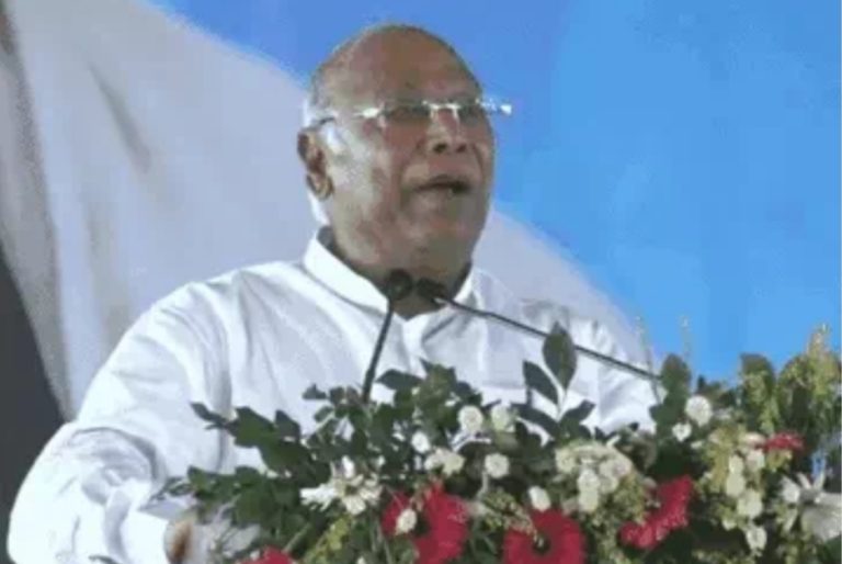 पहलगाम हमले के 14 दिन बाद खड़गे ने लगा दिया बहुत बड़ा आरोप, कहा- इसीलिए पीएम ने रद्द कर दिया था अपना दौरा, हालांकि खड़गे के आरोप पर उठे सवाल