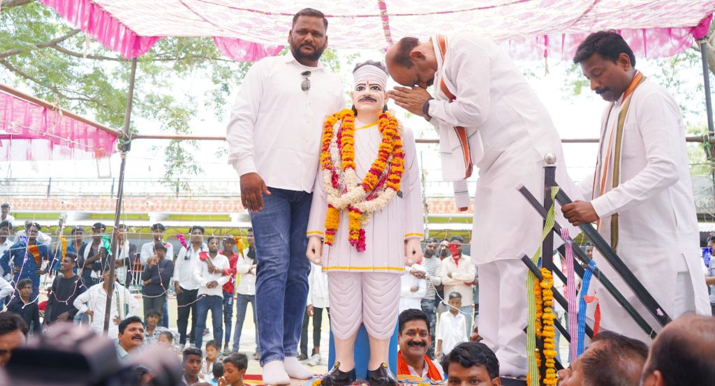 लोकसभा अध्यक्ष ने शहीद नानक भील को दी श्रद्धांजलि, विमान दुर्घटना पर जताई गहरी पीड़ा