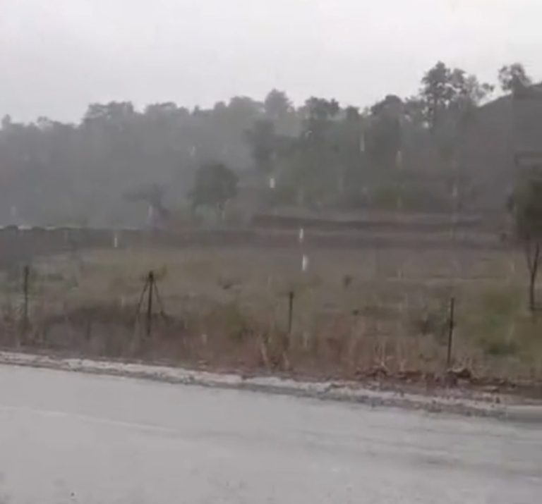 राजस्थान: बिजली गिरने से 3 लोगों की मौत, बरसात के पानी से भरे गड्ढे में डूबे 2 बच्चे, तापमान में गिरावट से गर्मी और उमस से मिली राहत