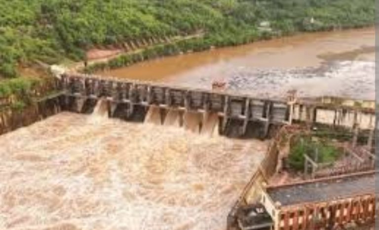 चम्बल के पानी में गंदलापन बढ़ने से जल शोधन संयंत्र का उत्पादन 25% घटा, जल संग्रहण की अपील