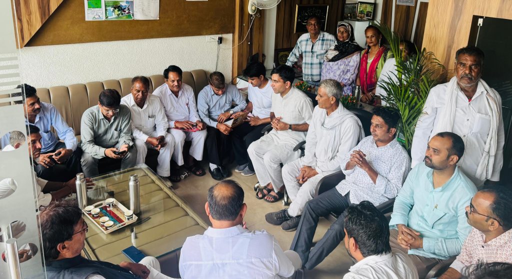 कोटा: पंचायत व निकाय चुनाव बहाली एवं स्थानीय सरकारों के मुद्दे पर कांग्रेस का स्वराज बचाओ अभियान: आरोप लगाया-चुनाव आयोग ने अपनी स्वायत्तता खो दी, भाजपा का एजेंट बन गया