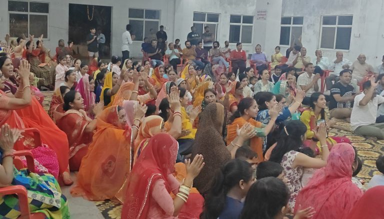 इस्कॉन बूंदी में आध्यात्मिक भक्ति में झूमे श्रद्धालु, भगवद गीता की शिक्षाओं पर प्रकाश डाला, हरि नाम जप की महिमा का वर्णन किया