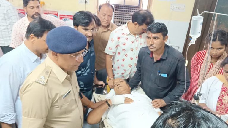 बूंदी: पार्टी बैठक में भाग लेने पहुंचे पूर्व भाजपा जिलाध्यक्ष अग्रवाल पर होटल के बाहर जानलेवा हमला, भाजपाइयों में आक्रोश, पुलिस प्रशासन में हड़कम्प, गम्भीर हालत में कोटा रेफर