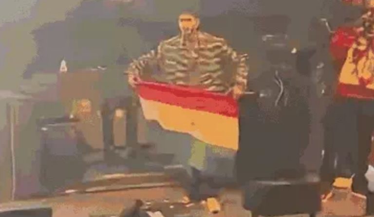 पाकिस्तानी सिंगर तल्हा अंजुम ने नेपाल कॉन्सर्ट में लहराया तिरंगा, विवाद होने पर भड़के, कहा- झंडा उठाने से विवाद होता है तो हो, मैं ऐसा ही करूंगा