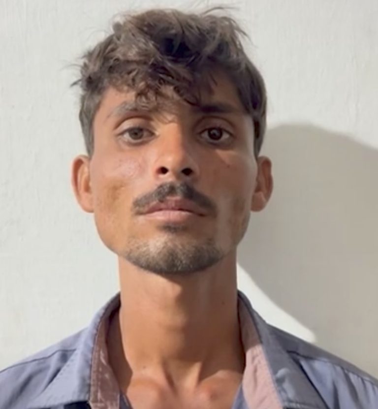 राजस्थान: रात के अंधेरे में भारत में घुस आया पाकिस्तानी युवक, तारबंदी क्रॉस कर गायों के बाड़े में छुपकर बैठा था, बीएसएफ ने पकड़ पुलिस को सौंपा