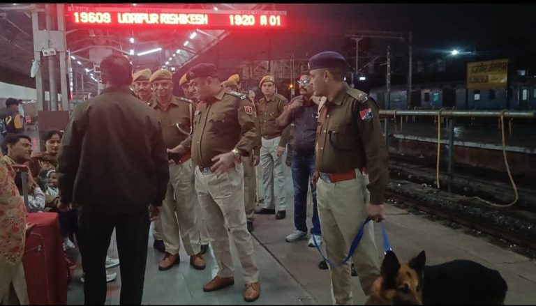 अजमेर स्टेशन पर दादर एक्सप्रेस को बम से उड़ाने की साजिश की सूचना, मचा हड़कम्प, सुरक्षा व्यवस्था चाक-चौबंद, सरगर्मी से शुरू की जांच, 3 युवक हिरासत में