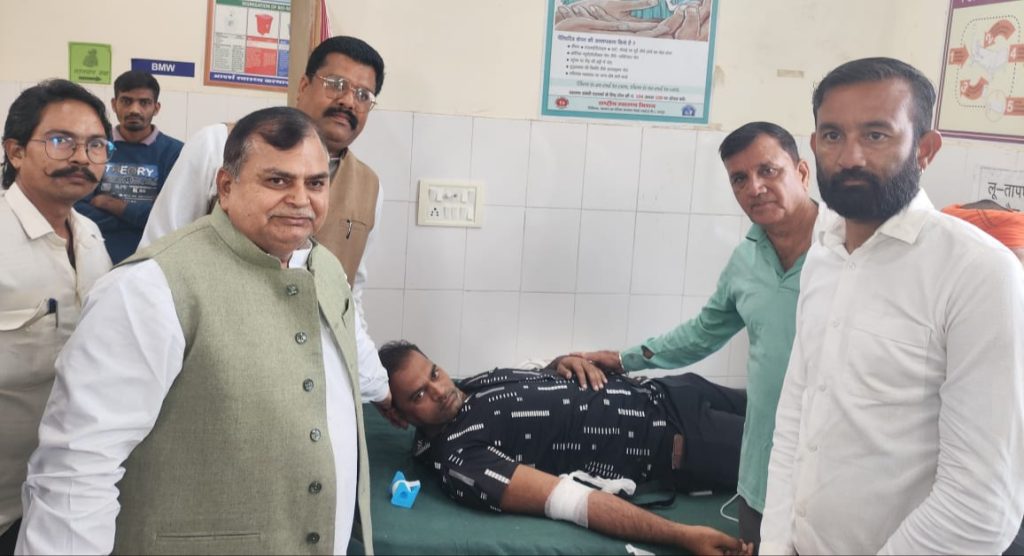 लोकसभा अध्यक्ष बिरला के जन्मदिवस पर माटूंदा में रक्तदान शिविर आयोजित, 52 यूनिट रक्तदान हुआ
