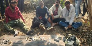 कोटा: क्रॉस फायरिंग में घायल हुआ हिस्ट्रीशीटर आदिल मिर्जा गिरफ्तार, पुलिस पर की थी फायरिंग, इसके तीन साथी भी दबोचे, तीन देसी कट्टे, एक पिस्टल और 16 जिंदा कारतूस बरामद