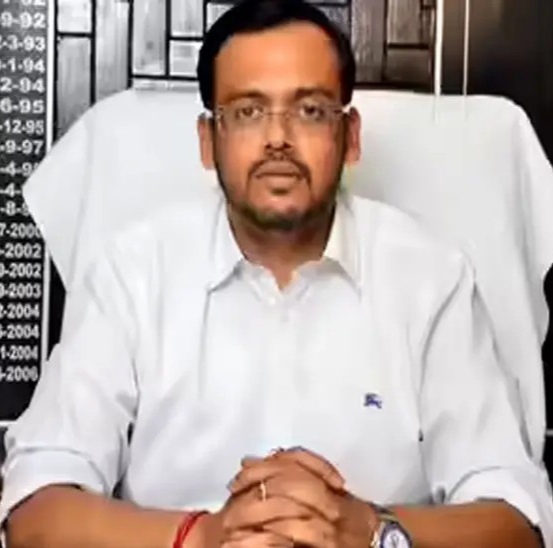 राजस्थान: मां ने आईएएस बेटे पर लगाया मकान कब्जाने का आरोप, शिकायत में लिखा-जान के डर से छोड़ दिया घर