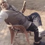 छुट्टियों के बाद खुले स्कूल, मगर यहां हेडमास्टर ने दोपहर में ही कर दी बच्चों की छुट्टी, फिर मिड डे मील वाली रसोई में पका चिकन और बने टिक्कड़, ग्रामीणों का आरोप-हेडमास्टर नशे में थे, वीडियो वायरल