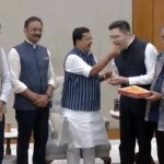 केजरीवाल को लगा सबसे बड़ा झटका: राघव चड्ढा, संदीप पाठक व अशोक मित्तल को नितिन नवीन ने किया बीजेपी में शामिल, चड्ढा ने की है आम आदमी पार्टी के कुल 7 (दो तिहाई) राज्यसभा सांसदों के बीजेपी में विलय की घोषणा, स्वाति मालीवाल और हरभजन सिंह भी इनमें शामिल, आप के थे कुल 10 राज्यसभा सांसद