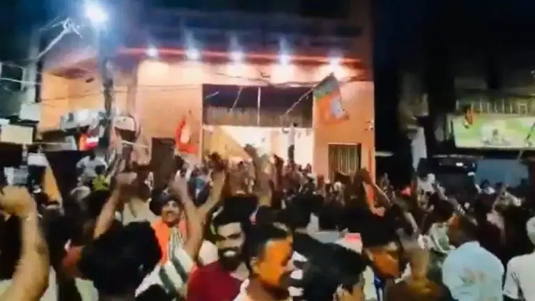 बीजेपी के  कृष्णेंदु मुखर्जी ने जीतते ही निभाया वादा, सालों से बंद दुर्गा माता के मंदिर का ताला खोला, अब पूरे साल खुला रहेगा, श्रद्धालुओं ने जमकर मनाई खुशी